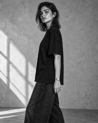L’Empreinte — vue de profil de la coupe ample et des épaules tombantes
